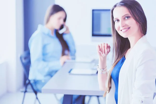 Foto de socios aplaudiendo las manos después del seminario de negocios. Profesa. —  Fotos de Stock