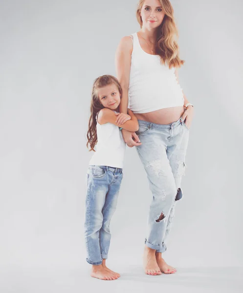 Mujeres embarazadas y chica feliz . — Foto de Stock