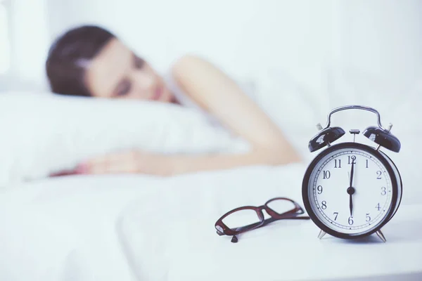 Young beautiful woman lying in bed. — Stock Photo, Image