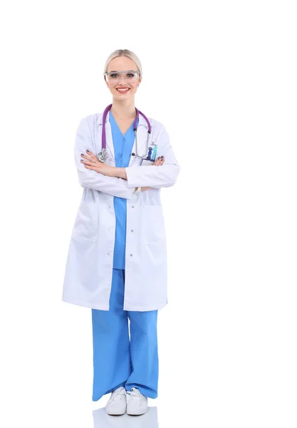 흰 배경에 고립된 채서 있는 여성 의사의 모습. 여의사. — 스톡 사진