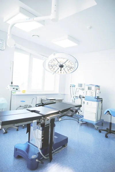 Modern klinikteki ameliyathane. — Stok fotoğraf