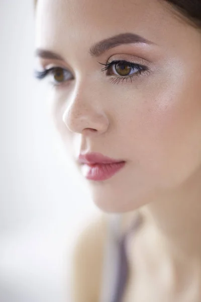 Retrato de belleza de cara femenina con piel natural —  Fotos de Stock