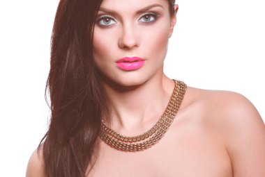 Beyaz arka planda izole edilmiş güzel bir kadının portresi. Güzel kadın portresi