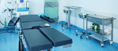 Modern klinikteki ameliyathane.