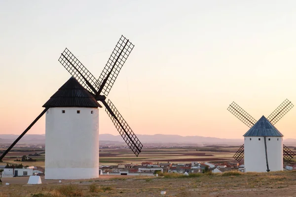 Παλαιοί Παραδοσιακοί Ανεμόμυλοι Στο Campo Criptana Ισπανία — Φωτογραφία Αρχείου