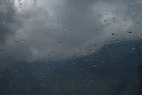 窗玻璃中的雨滴 抽象的背景 — 图库照片