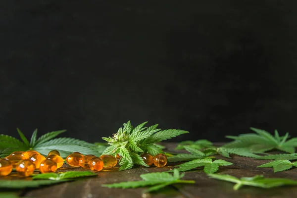 Cápsulas Aceite Cbd Medicinal Flor Cannabis Verde —  Fotos de Stock