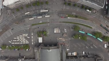 Frankfurt am Main, Almanya Halk ve Araba Trafikli Toplu Taşımacılık Genel Görünümü