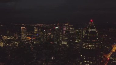 Frankfurt üzerinde, Almanya 'da Gece, Büyük Şehir, Işıklar, Gökdelen