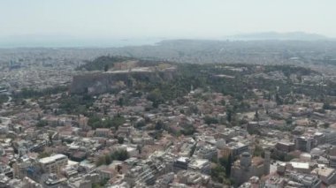 Yaz Günışığında Akropolis ve Okyanus Bakışıyla Atina ve Yunanistan 'ın Üzerinde Geniş Kuruluş Çekimi