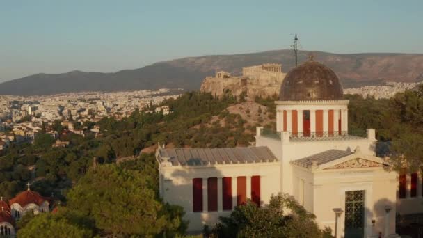 Atina Ulusal Gözlemevi 'nden geçen hava geçişi, Akropolis' in güzel Altın Saat 'ini gözler önüne serdi — Stok video