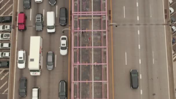 AERIAL: Overhead Top Down Birds View of Bridge with high car traffic, New York City — стоковое видео