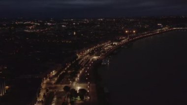 Garonne Nehri 'nden Bordeaux Riverside Gece geniş görüş, Hava ileri