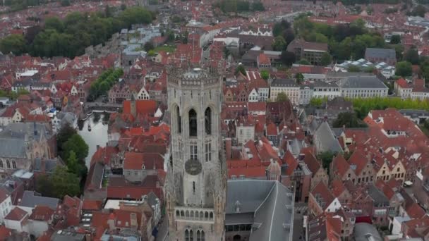 Belfry of Bruges Belltower részletek a tetején légi szempontból — Stock videók