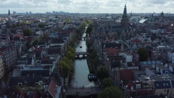 Bulutlu bir günde Hollanda, Amsterdam 'ın Hava Geniş Görünümü — Stok video