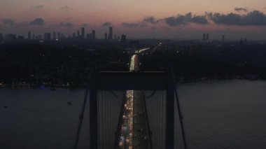 Gökdelen silueti, Hava Kurucusu ve Gökdelen silueti ile İstanbul 'a giden köprünün çekimleri başlıyor.