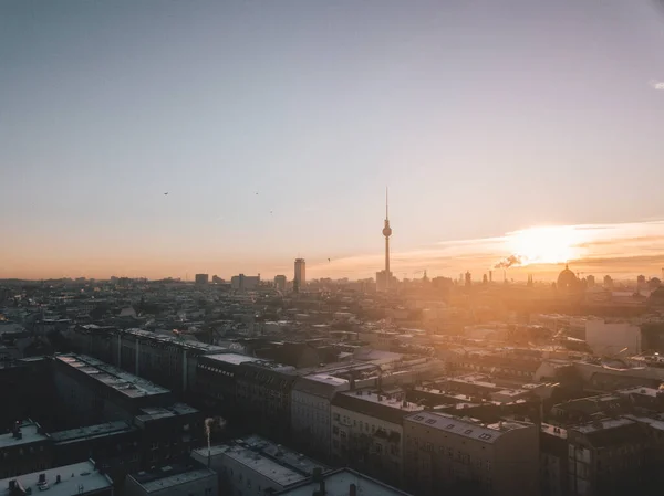 Beautiful Sunrise Morning above Berlin, Germany with Skyline Building Silhouette of Alexanderplatz and Smoke — Stock Photo, Image