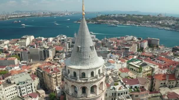 土耳其伊斯坦布尔Galata塔上空飞行，俯瞰鸟瞰，空中风景 — 图库视频影像