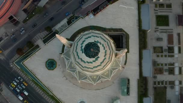 Marmara University moské Futuristiska byggnaden i Istanbul från antenn fåglar Eye Top down Overhead perspektiv — Stockvideo