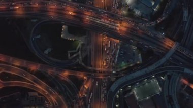 İstanbul, Alacakaranlık 'ta Büyük Otoyol Kesişiminin Havadan Çekimi, Kuş Gözlü İHA Görüntüsü