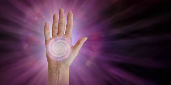 Центр спиральной энергии Чакра в ладони - женская рука, обращенная наружу, с белой спиральной вихревой энергетикой в ладони на фоне пурпурного излучения эфирного энергетического поля
                                                     