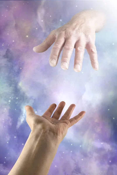 Дорогой Бог Нужна Твоя Помощь Пожалуйста Рука Протянутая Руке Протягивающая — стоковое фото