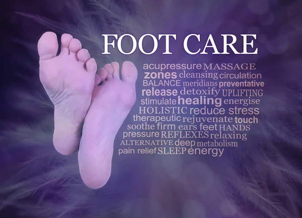 Gönnen Sie Sich Ein Paar Verwöhnende Fußpflege Behandlungen Die Fußsohlen — Stockfoto
