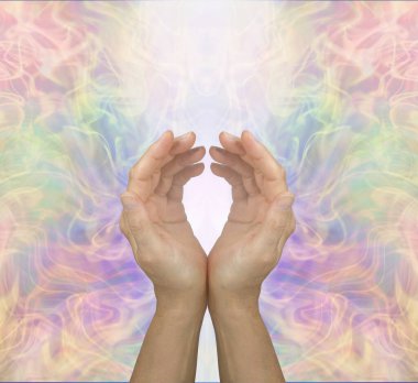 Şifacı 'nın Elleri yüksek frekanslı enerji gönderiyor. Güzel enerji oluşumuna karşı beyaz ışık bacalı kadın elleri ve kopya için alan. 