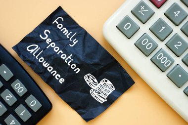 İş konsepti, kağıdın üzerindeki imzalı Aile Ayrılığı Ödeneği anlamına gelir..