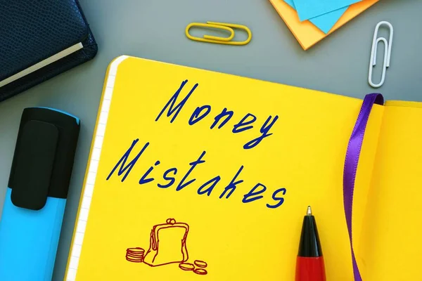 Concetto Finanziario Che Significa Money Mistakes Con Segno Sul Pezzo — Foto Stock