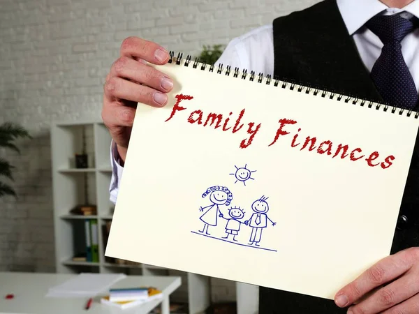 Concepto Financiero Que Significa Finanzas Familiares Con Signo Hoja —  Fotos de Stock