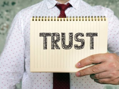 Kağıt üzerinde güven işareti.