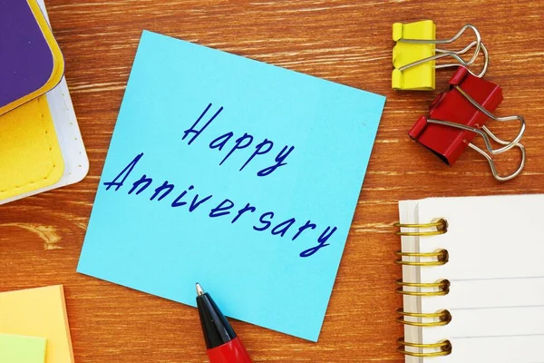 Zakelijk Concept Happy Anniversary Met Zin Het Stuk Papier — Stockfoto