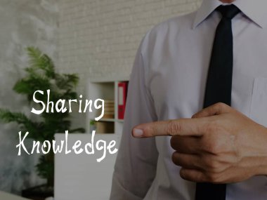 Finansal kavram: Bilgiyi sayfadaki cümleyle paylaşmak.