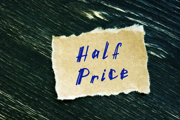 Concepto Financiero Sobre Half Price Con Frase Hoja — Foto de Stock