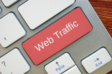 El yazısıyla yazılmış Web Trafiği hakkında kavramsal fotoğraf