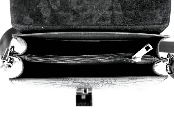 白色皮革隔离的袋装秋装离合器 — 图库照片