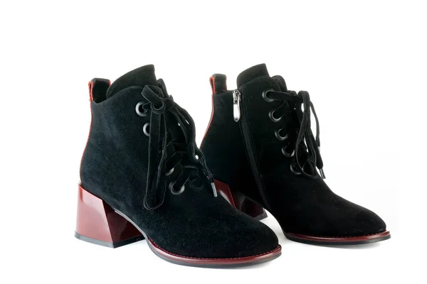 Női Piros Cipő Egy Lakk Fehér Alapon — Stock Fotó