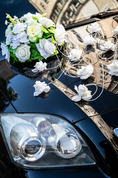 Esküvői Kiegészítők Gyűrűk Menyasszony Dekoráció Vőlegény Virágok Nap Szépség — Stock Fotó