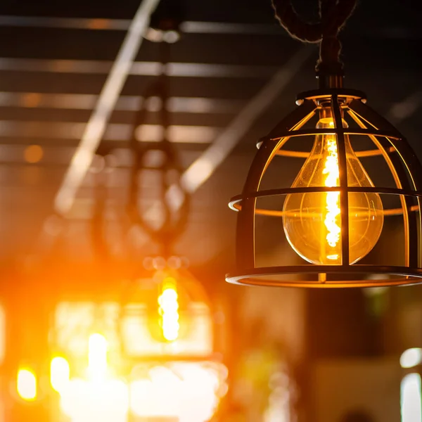 Güneş ışığı ile seri çekim ışık yakalamak bir ev kör bahisleri