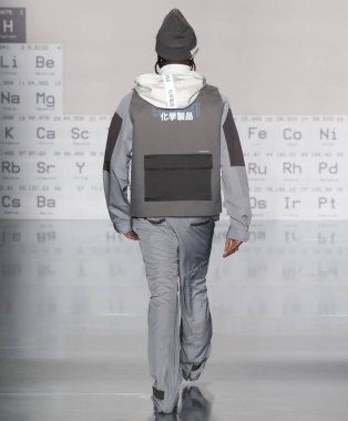 New York, Ny - 05 Şubat 2018: Manken C2h4 Los Angeles Fuarı'nda pist New York moda hafta erkekler F/W 2018 sırasında yürür.