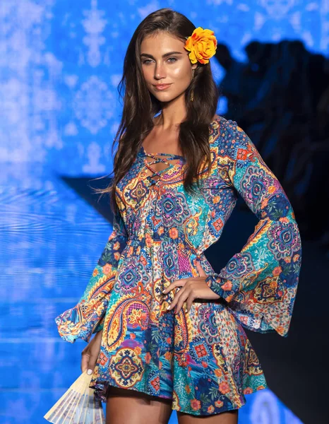 Miami Beach July 2018 Model Walks Runway Luli Fama Collection — Stock Photo, Image