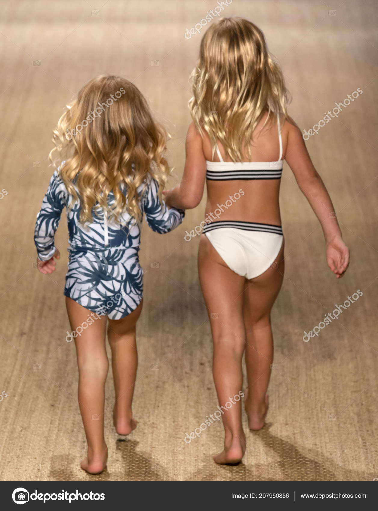 Miami Beach July 2018 Models Walk Collection Paraiso – Stock Editorial Photo © SharpShooter