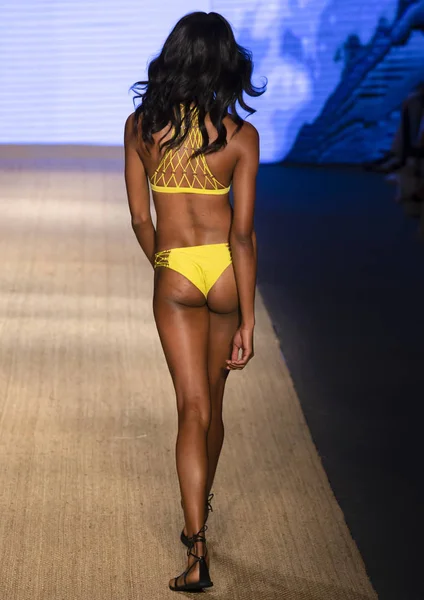 Miami Beach July 2018 Model Walks Runway Mikoh Collection Paraiso — Stock Photo, Image