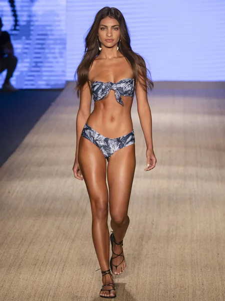 Miami Beach July 2018 Model Walks Runway Mikoh Collection Paraiso — Stock Photo, Image