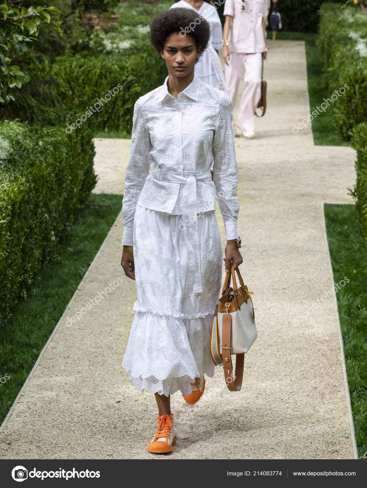 New York September 2018 Anyelina Rosa Walks Runway Tory Burch – Stock  Editorial Photo © SharpShooter #214083774