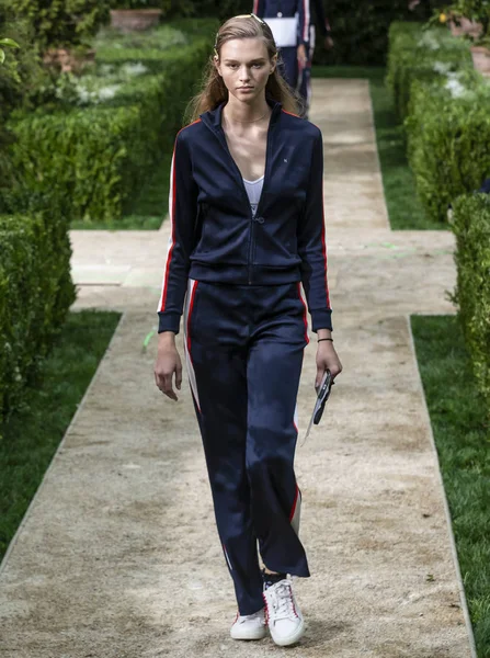 stock image NEW YORK, NY - September 07, 2018: Matilde Buoso walks the runway during rehearsal for the Tory Burch Spring Summer 2019 fashion show during New York Fashion Week