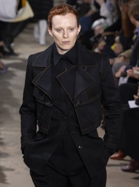 New York, Ny - 10 Eylül 2018: Karen Elson New York moda haftası sırasında Proenza Schouler bahar yaz 2019 defile pist yürür