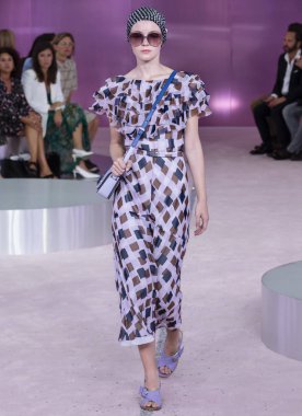 New York, Ny - 07 Eylül 2018: Kate Spade bahar yaz 2019 moda pist göster New York moda haftası sırasında Lucan Gillespie yürür