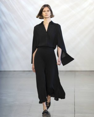 New York, Ny - 06 Eylül 2018: Daniela Kocianova Noor bahar yaz 2019 defile New York moda haftası sırasında tarafından öğle saatlerinde pist yürür